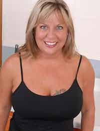 Lehigh Acres woman who want young men to chat